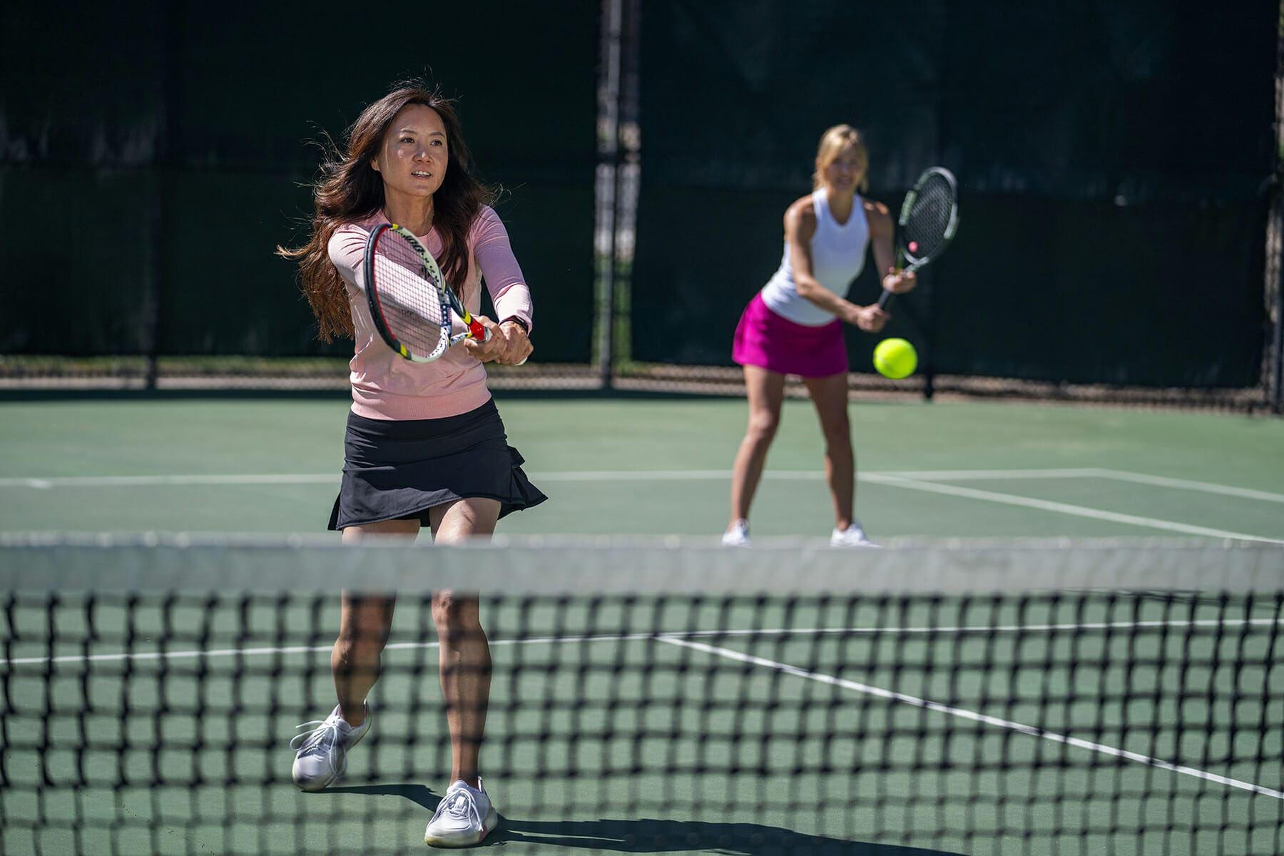 Summerlink offers Tennis Classes and courts among the many activities available to our community